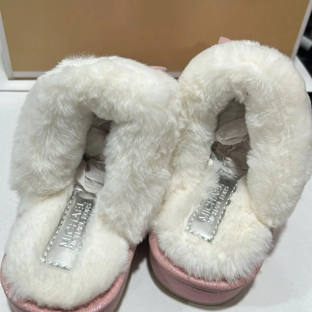 Michael Michael Kors Grace bow slippers girls size 2 NWT..